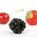 How to Ferment Blackberries for Wine