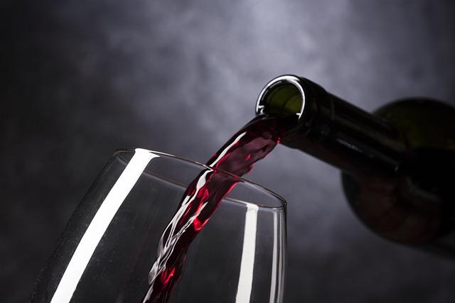 Sustainable Living Made Simple | The Natural Living Site.com 8 Wine in Primary Fermenter: How Long to Leave It?