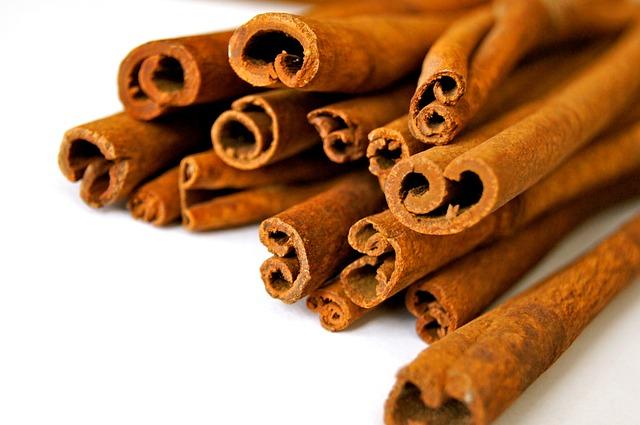 Promoting Digestive Health with Cinnamon Leaf Essential Oil