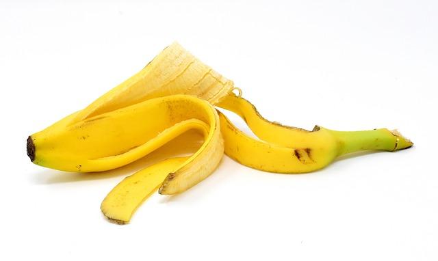 Step-by-Step Guide to Preparing Banana Peels